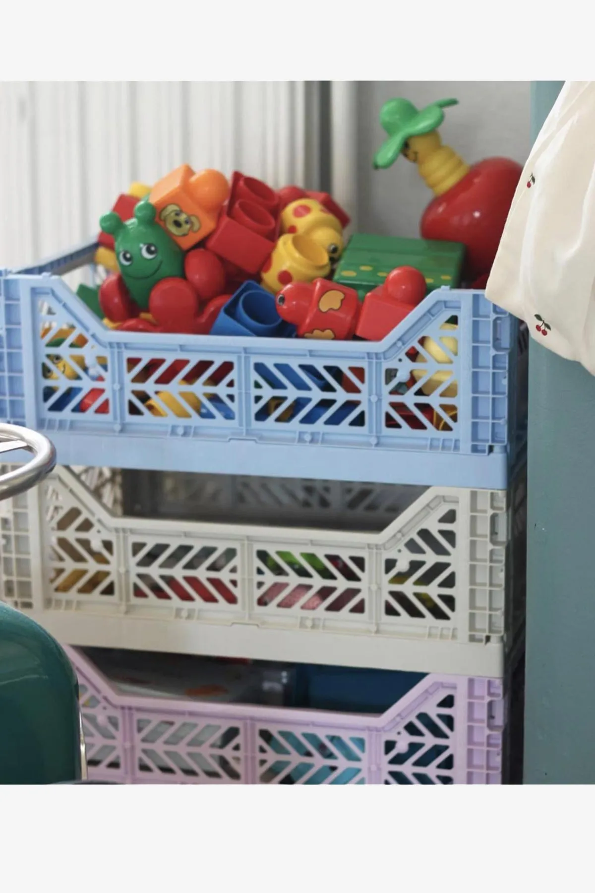 Colorful Foldable Storage Medium Crates