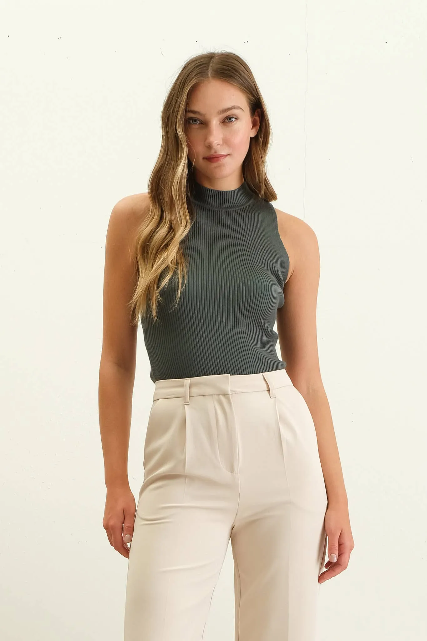 SLEEVELESS MOCK  TOP: DARK GREEN